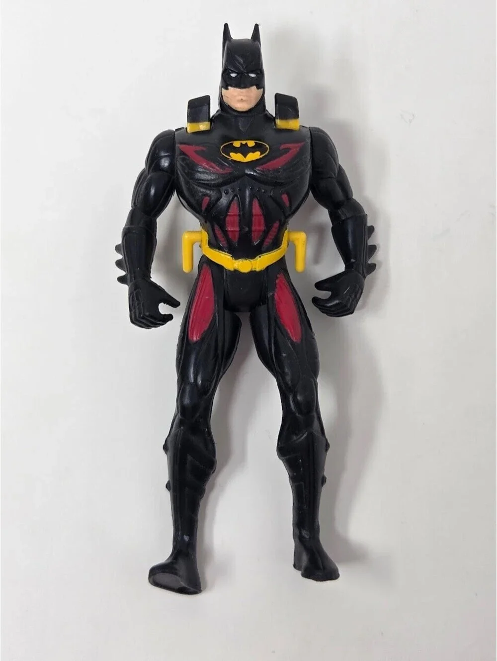 Kenner 1995 DC Comics Batman Action Figure Black And Red Suit With Yellow Belt